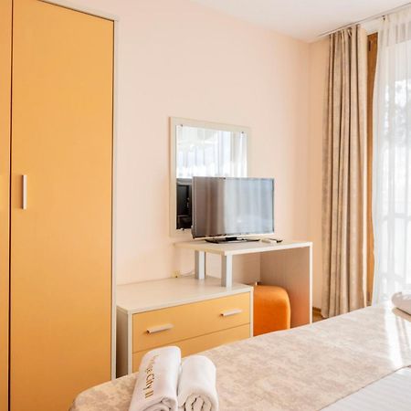 Aparthotel Hotel Prestige City II Primorsko Buitenkant foto