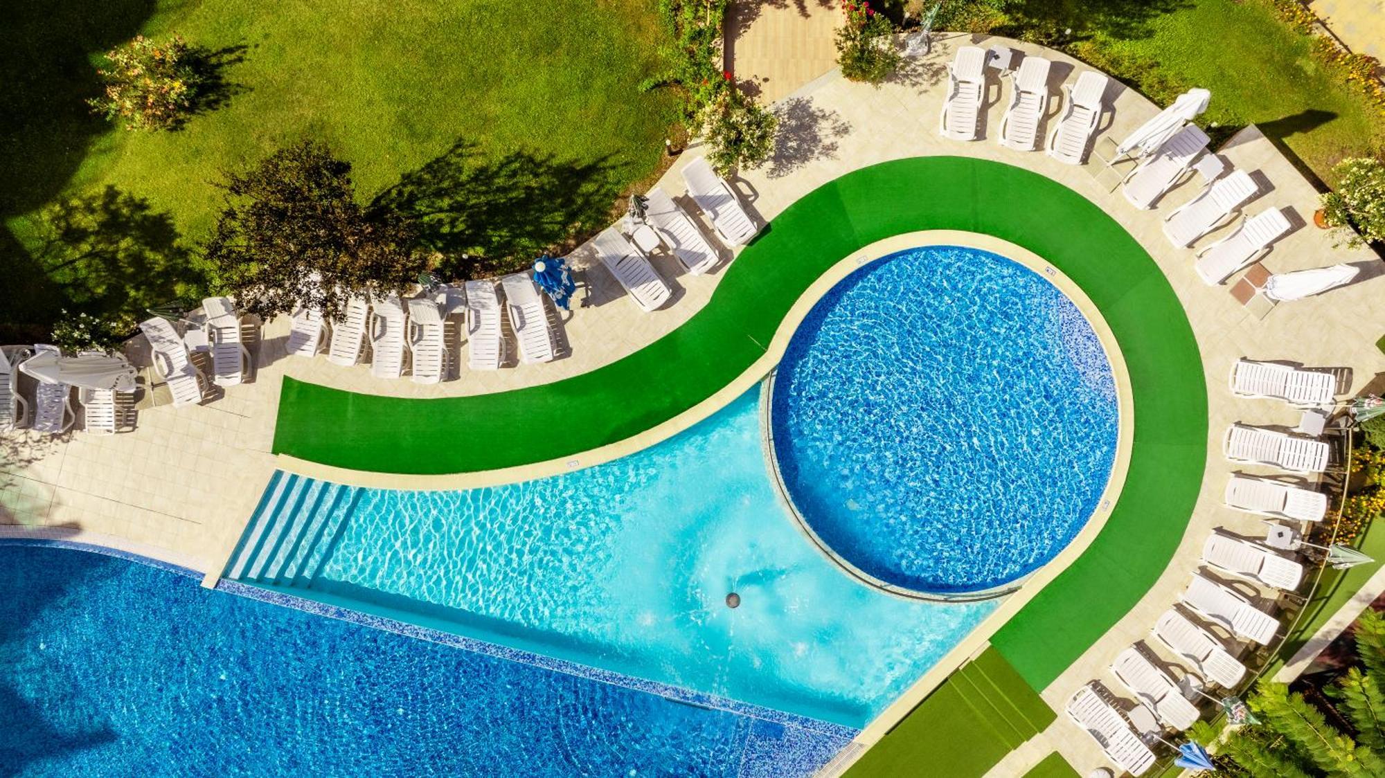 Aparthotel Hotel Prestige City II Primorsko Buitenkant foto