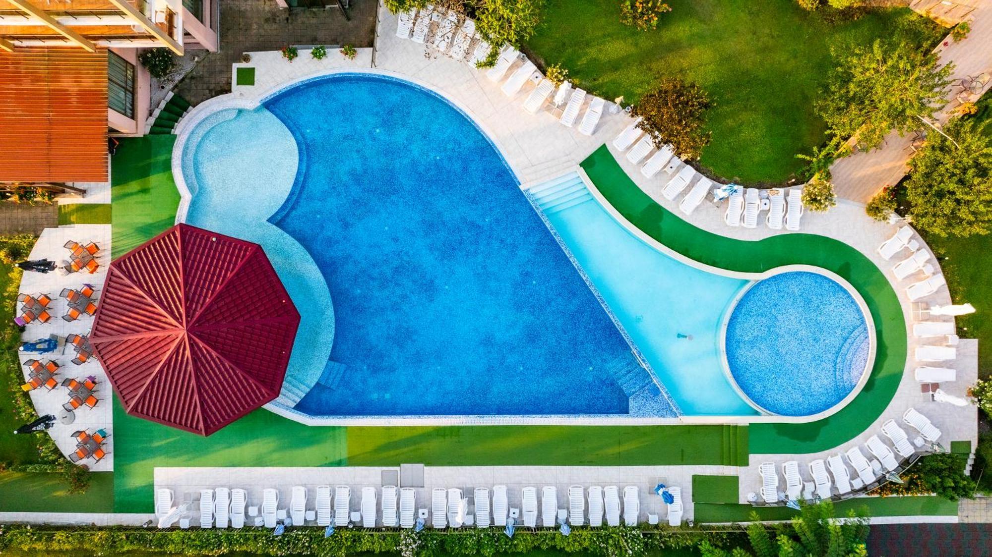 Aparthotel Hotel Prestige City II Primorsko Buitenkant foto