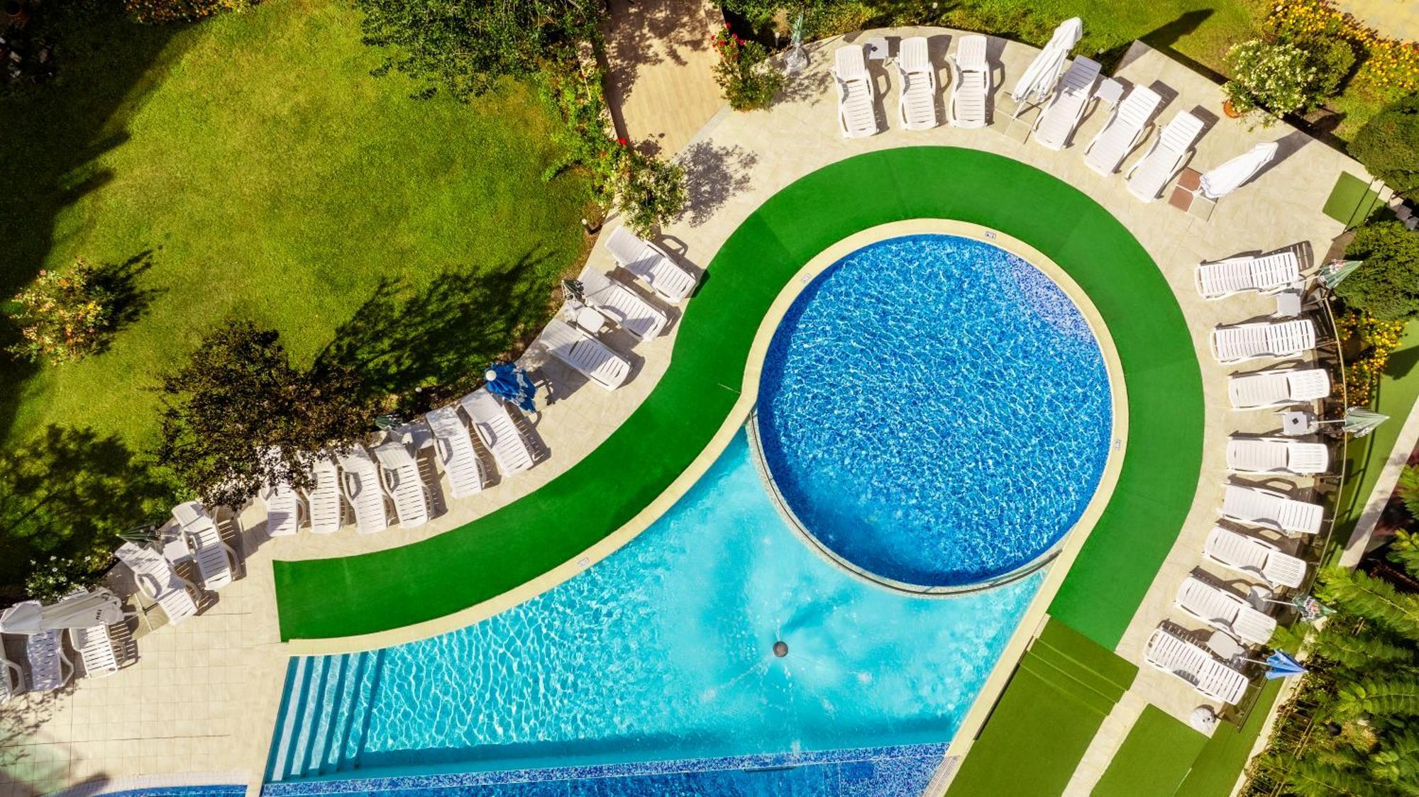 Aparthotel Hotel Prestige City II Primorsko Buitenkant foto