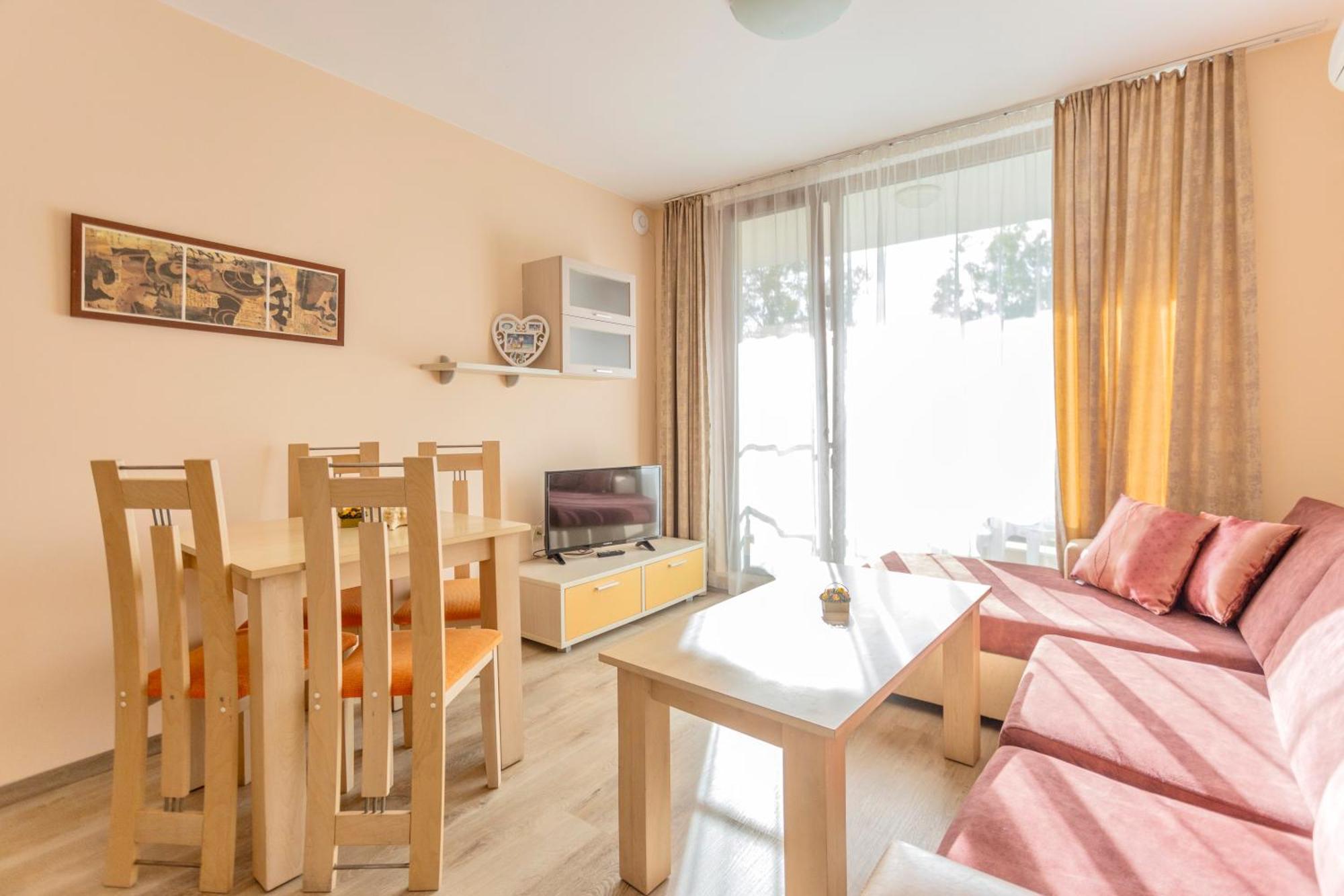Aparthotel Hotel Prestige City II Primorsko Buitenkant foto