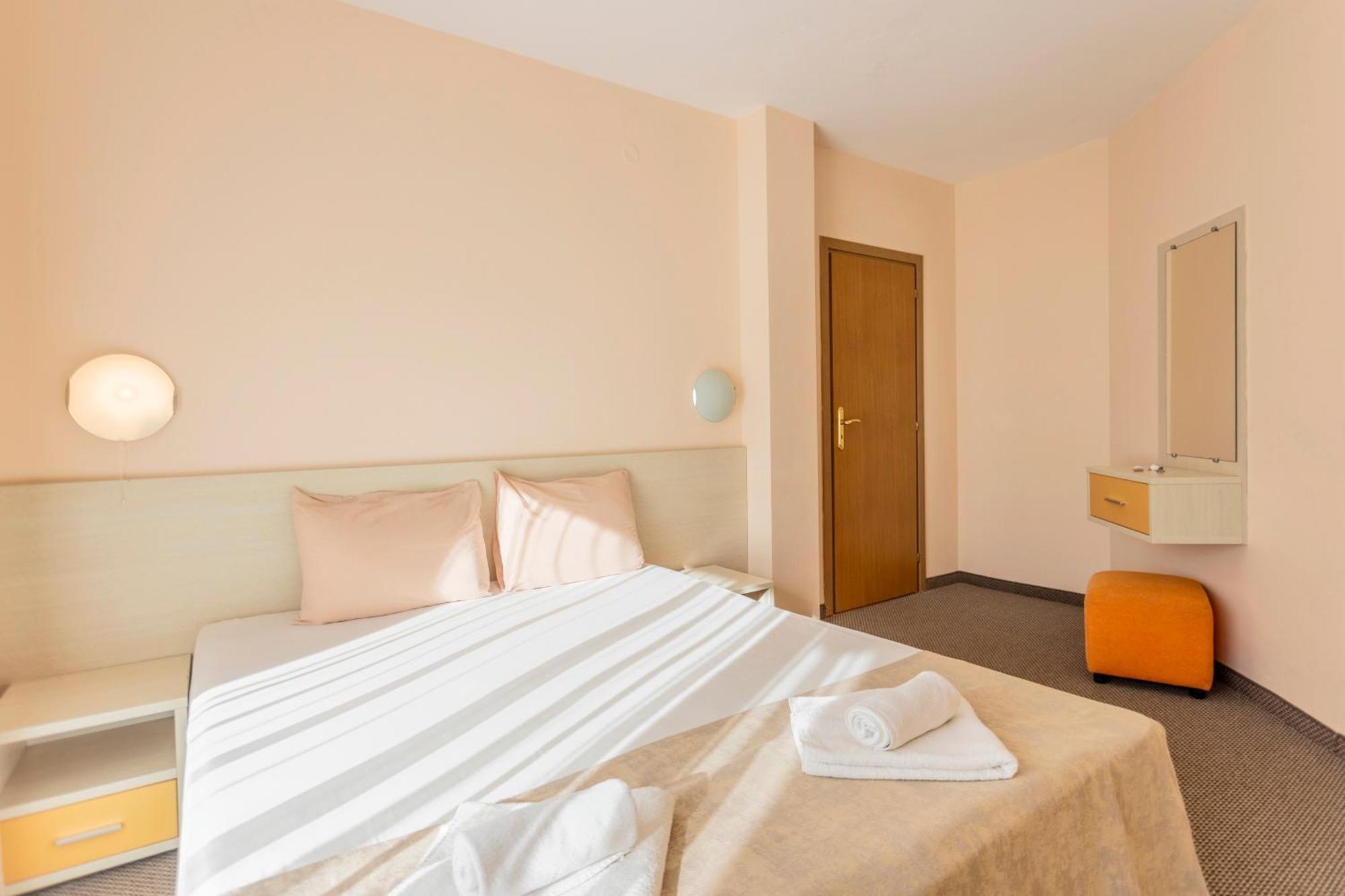 Aparthotel Hotel Prestige City II Primorsko Buitenkant foto
