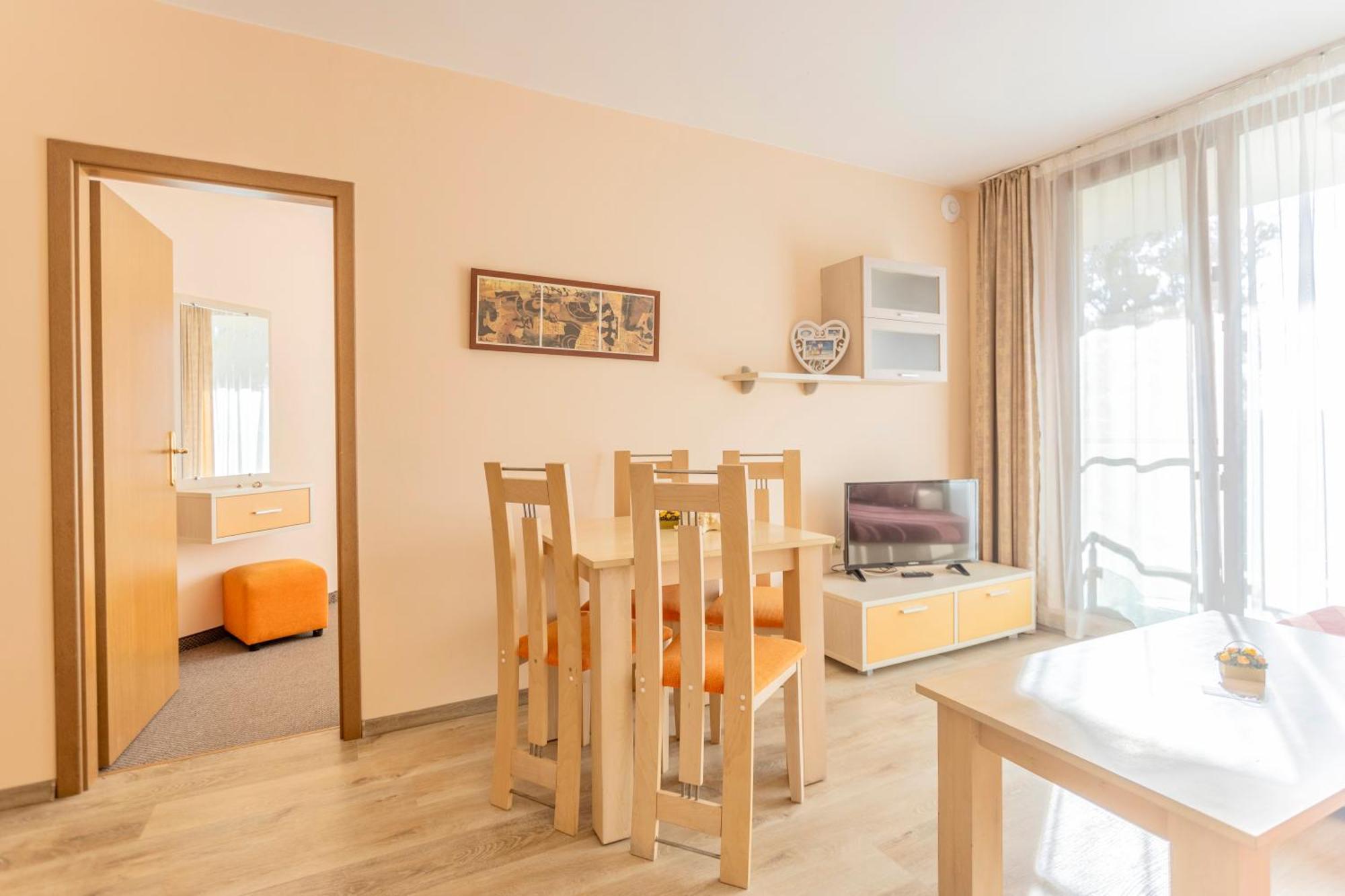 Aparthotel Hotel Prestige City II Primorsko Buitenkant foto